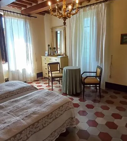 B&B Antica Fattoria La Verdina 카마이오레